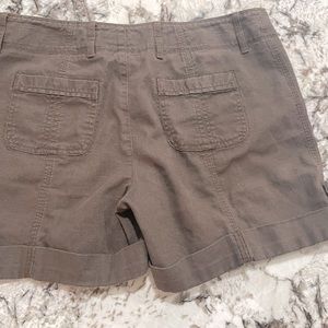 Size 6 short
